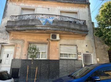 Casa de 7 ambientes, Pompeya · Casa Para Dos Familias
