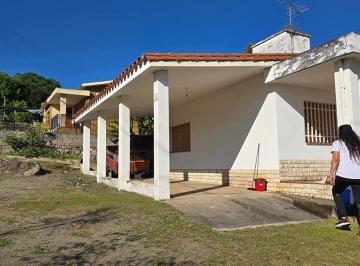 Casa de 5 ambientes, Villa Carlos Paz · Casa en Venta en Villa Carlos Paz 2 Dorm. con Parque.