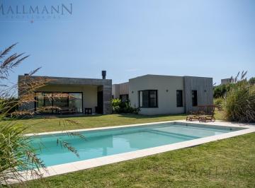 Casa · 277m² · 5 Ambientes · 4 Cocheras · Casa en Pilará, Barrio El Tono | Mallmann Propiedades