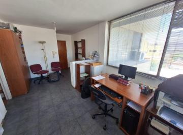 Oficina comercial · 37m² · 1 Dormitorio · 1 Cochera · Oficina Comercial - Cochera - Bolivar - B° Guemes