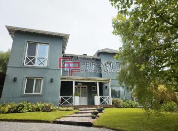 Casa de 6 ambientes, Escobar · Hermosa Casa en Venta, Lote Enorme. Barrio Cerrado Septiembre