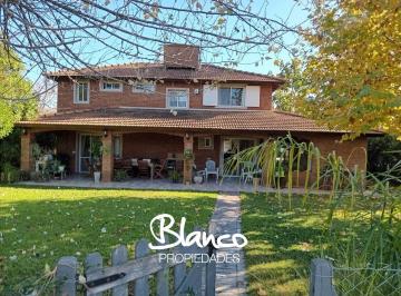 Casa · 240m² · 4 Ambientes · 1 Cochera · Casa en Venta en Los Sauces, Pilar, G. B. a. Zona Norte
