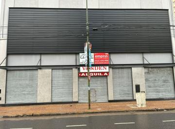 Local comercial · 1690m² · Importante Local en Venta o Alquiler - Lomas de Zamora Oeste
