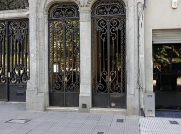Departamento de 3 ambientes, Monserrat · 3 Ambientes - Contrafrente - Super Luminoso - 68 m²