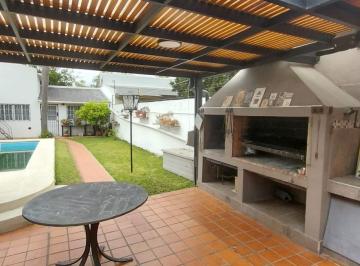 Casa · 170m² · 4 Ambientes · 1 Cochera · Casa en Lomas de Zamora Oeste
