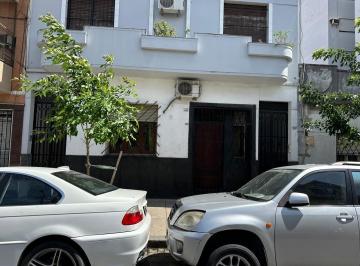 PH de 3 ambientes, Pompeya · Departamento Tipo Casa Al Frente con Entrada Independiente