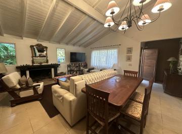 Casa · 280m² · 6 Ambientes · Casa Estilo Campo - Se Aceptan Propiedades Como Parte de Pago