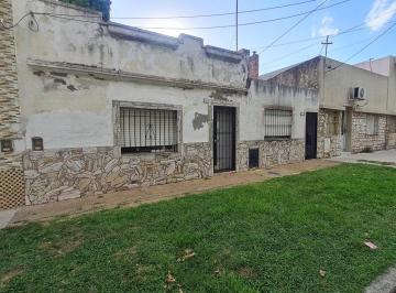 Casa · 120m² · 5 Ambientes · Excelente Casa Lote Propio en Villa Maipu