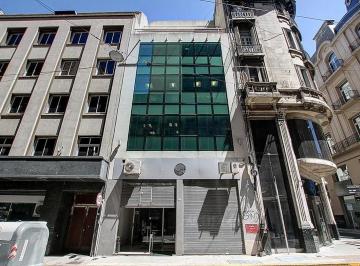 Oficina comercial · 177m² · Oficina en Alquiler en Microcentro