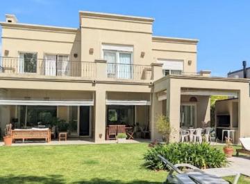 Casa · 290m² · 6 Ambientes · 1 Cochera · Casa en Alq. Temporario en Santa Barbara, Tigre, G. B. a. Zona Norte