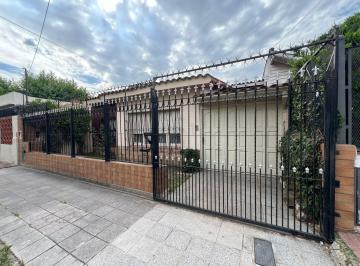 Casa de 4 ambientes, Lomas de Zamora · Casa en Venta de 3 Dorm. C/ Cochera en Temperley