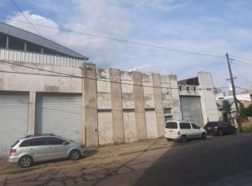 Depósito · 1400m² · 5 Ambientes · 2 Cocheras · Depósito en Lomas del Mirador