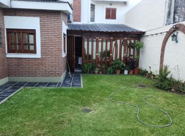 Casa · 235m² · 4 Ambientes · 3 Cocheras · Casa en Venta Barrio General Paz Patio Verde