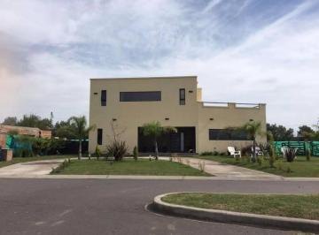 Casa · 270m² · 6 Ambientes · 2 Cocheras · Casa en Venta en Haras Santa Maria – Maroto Propiedades