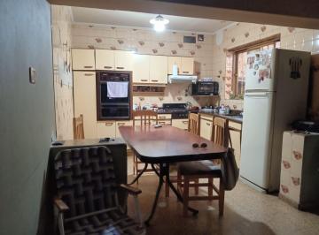 Casa · 251m² · 7 Ambientes · 1 Cochera · Venta Casa 3 Dorm. a Reciclar - Ludueña, Rosario