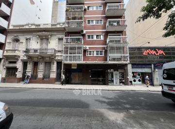Local comercial · 66m² · Local a La Calle en Gascon y Av Corrientes - 135 m² Totales Espectacular Patio Sotano