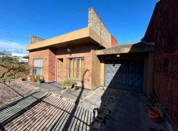 Casa · 120m² · 5 Ambientes · 3 Cocheras · Venta Casa 5 Ambientes con Parrilla y Pileta