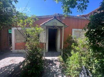 Casa · 60m² · 3 Ambientes · Venta de Casa Multifamiliar/lote en Pilar, Derqui, Barrio Toro