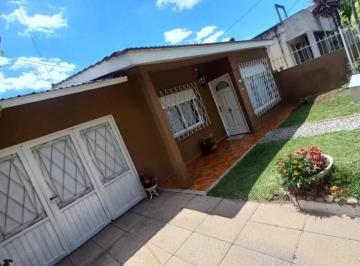 Casa · 65m² · 3 Ambientes · 2 Cocheras · Excelente Oportunidad Casa 3 Ambientes C/parque en Ituzaingo