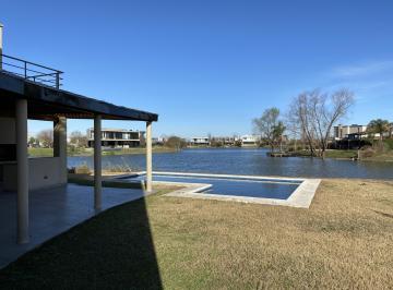 Casa · 227m² · 5 Ambientes · 2 Cocheras · Casa con Vista a La Laguna Barrio El Canton Norte Escobar