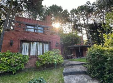 Casa de 5 ambientes, Costa del Este · Impresionante Propiedad en Costa del Este, Interbalnearia Entre Av 1 y Av 2