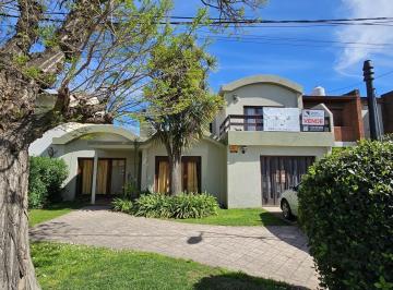 Casa · 196m² · 4 Ambientes · 2 Cocheras · Venta | Chalet | Pinos de Anchorena