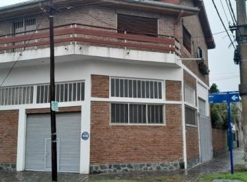 Bodega-Galpón · 360m² · 3 Ambientes · 1 Cochera · Galpón en Lomas del Mirador