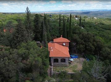 Casa · 286m² · 4 Dormitorios · 2 Cocheras · Los Cocos Chalet Emblematico a m de Grierson
