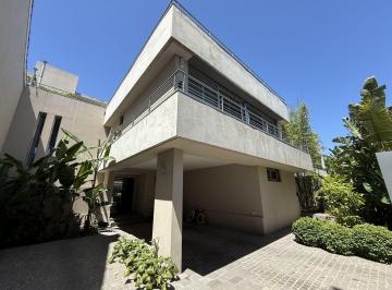Casa de 5 ambientes, San Isidro · Espectacular Casa Estilo Racionalista – 4 Años de Antiguedad! Impecable