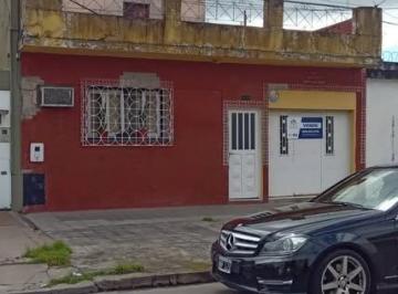 Casa de 6 ambientes, San Miguel de Tucumán · Casa en Venta - Lamadrid 1800