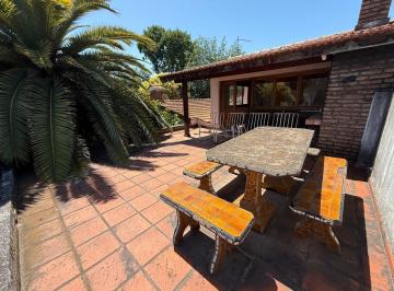 Casa de 4 ambientes, Vicente López · Chalet en 2 Plantas en Excelente Ubicación
