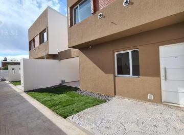 PH · 88m² · 3 Ambientes · 1 Cochera · Venta de Dúplex 2 Dorm. en B° Brentana - Cipolletti