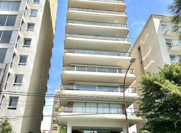 Departamento · 40m² · 2 Ambientes · 1 Cochera · Semipiso 2 Amb Frente Al Golf con Cochera