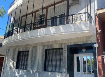 Departamento de 3 ambientes, Versalles · Dto Tipo Casa 3 Amb Al Frente