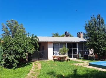 Casa · 104m² · 3 Ambientes · 1 Cochera · Venta - Casa 2 Dorm. - Loteo Los Muchachos - Piñero