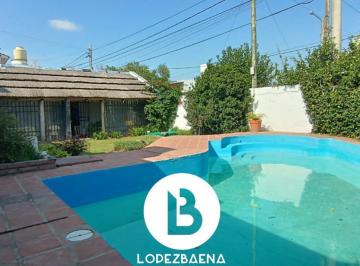 Casa · 138m² · 3 Dormitorios · 2 Cocheras · Casa Super Amplia en Lomas de San Martín con Pileta y Mucho Verde - Apto Credito Hipotecario