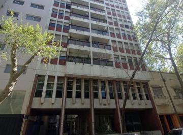 Oficina comercial · 730m² · 30 Ambientes · 7 Cocheras · Edificio de Oficinas en Venta en La Plata