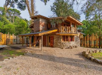 Casa · 100m² · 3 Ambientes · Casa Estilo Cabaña, en El Barrio Bosque Peralta Ramos.