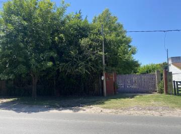 Terreno · 180m² · 5 Ambientes · Rustica y Confortable Propiedad Sobre Gran Lote de 20x100 en Excxelente Zona de Villa Elisa.