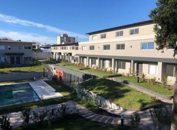 Casa · 84m² · 3 Ambientes · 1 Cochera · Ultimo Departamento Tipo Duplex en Complejo