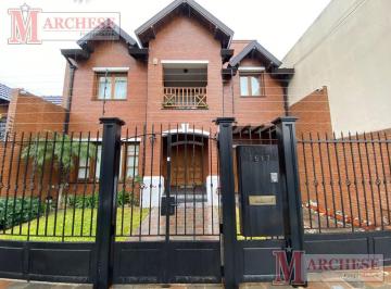 Casa · 265m² · 4 Ambientes · 1 Cochera · Casa 4 Ambientes en Venta en Castelar Norte