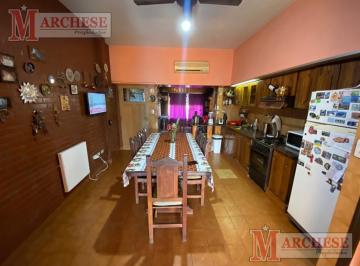 Departamento · 150m² · 5 Ambientes · Departamento 4 y 2 Ambienentes en Venta en Ramos Mejia Norte