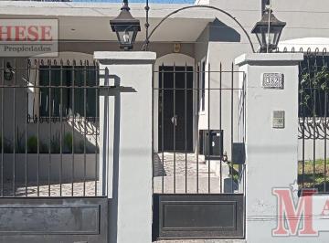 Casa · 128m² · 4 Ambientes · 1 Cochera · Casa 4 Ambientes en Venta en Castelar