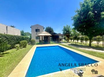 Casa · 162m² · 4 Ambientes · 1 Cochera · Excelente Casa en Pavón, Apto Credito.