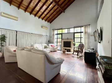 Casa · 360m² · 6 Ambientes · 1 Cochera · Casa en Venta Saint Thomas Sur Canning