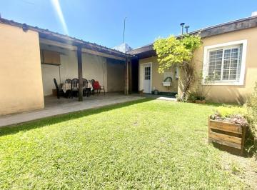 Casa · 75m² · 3 Ambientes · 1 Cochera · Casa en Pablo Podesta - Venta