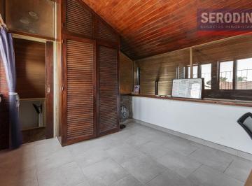 Casa · 200m² · 5 Ambientes · 3 Cocheras · Casa 5 Ambientes con Patio