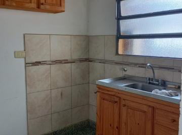 SE ALQUILA PROPIEDAD 3 AMBIENTES · Se Alquila Propiedad 3 Ambientes