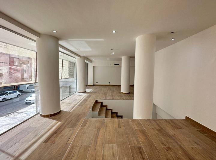 Local comercial · 176m² · 1 Ambiente
