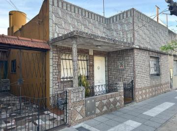Casa · 114m² · 3 Ambientes · Casa en Venta - 2 Dorm. 2 Baños - 160 m² - Avellaneda